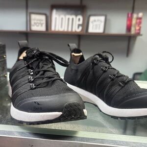 L.L. Bean woman’s  Black and White Sneakers